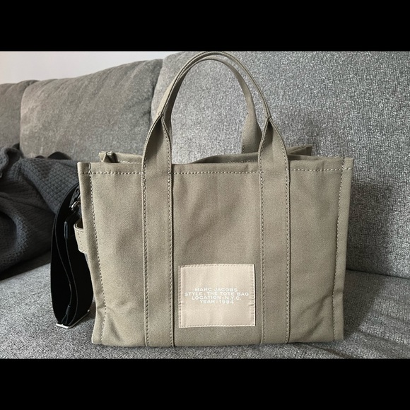 Marc Jacobs Tan Tote Bag - Picture 2 of 3